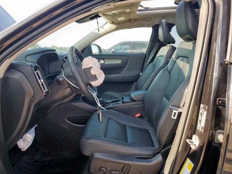 2024 VOLVO XC40 CORE YV4L12UK4R2285656