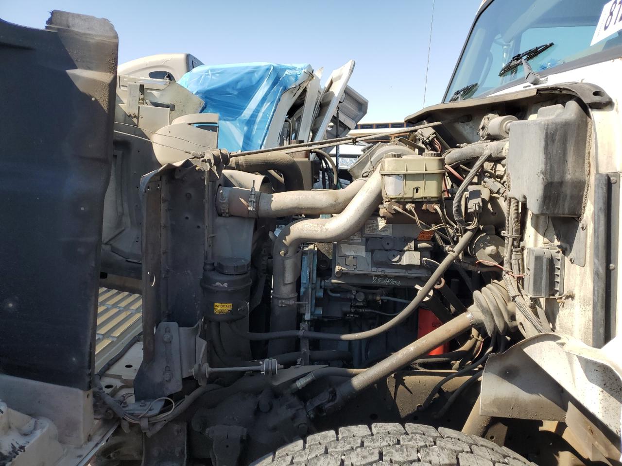 Lot #3273768406 2001 INTERNATIONAL 4000 4700