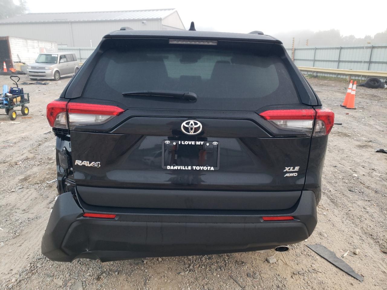 TOYOTA RAV4 XLE PREMIUM