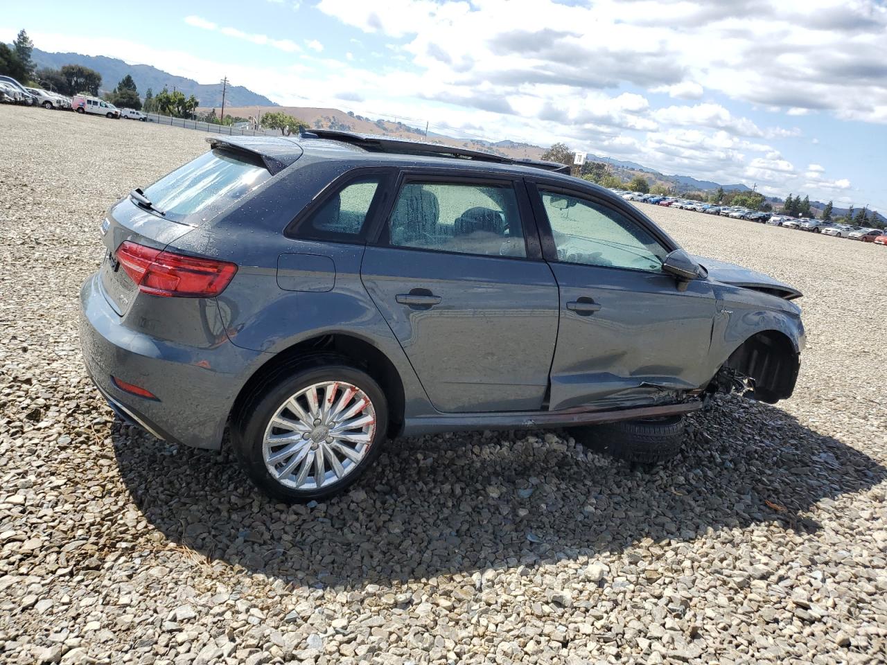 AUDI A3 E-TRON PREMIUM