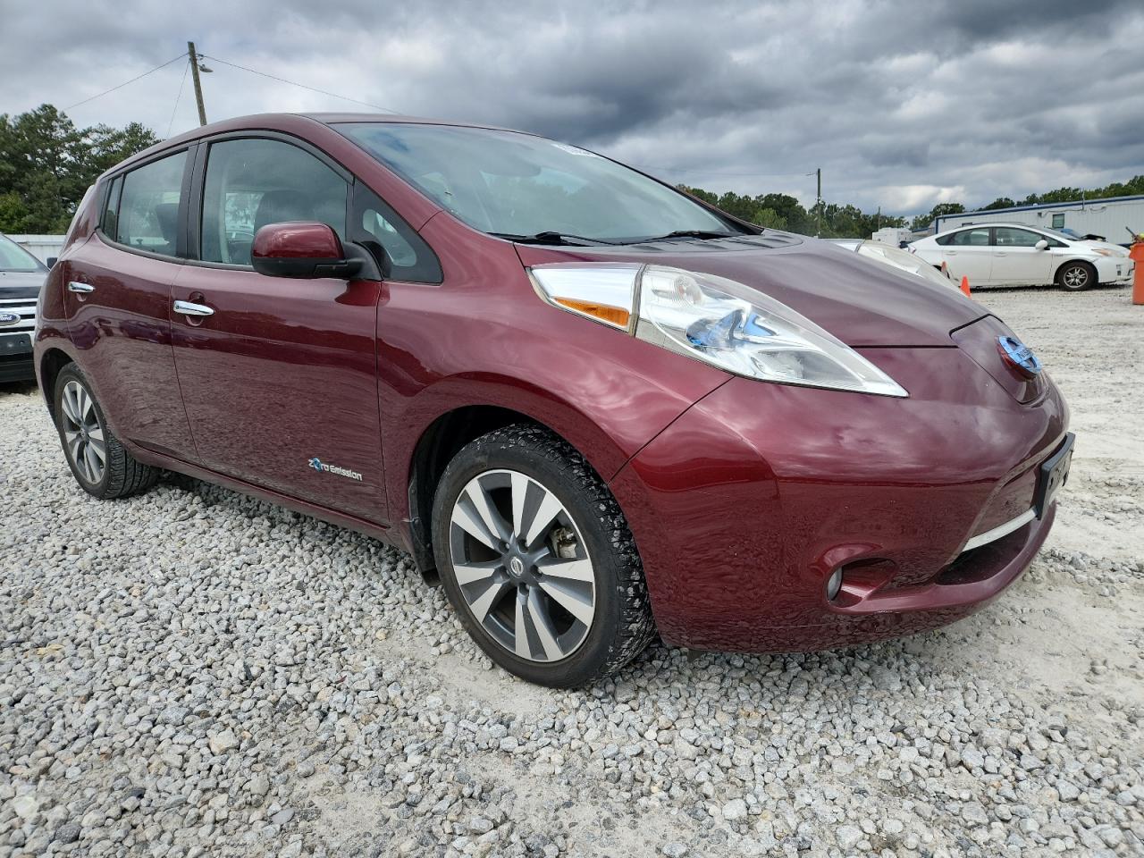 NISSAN LEAF S