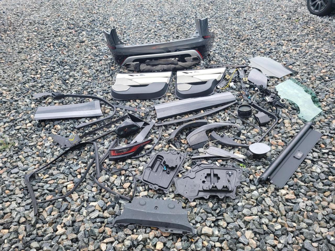 LAND ROVER RANGE ROVER R-DYNAMIC HSE