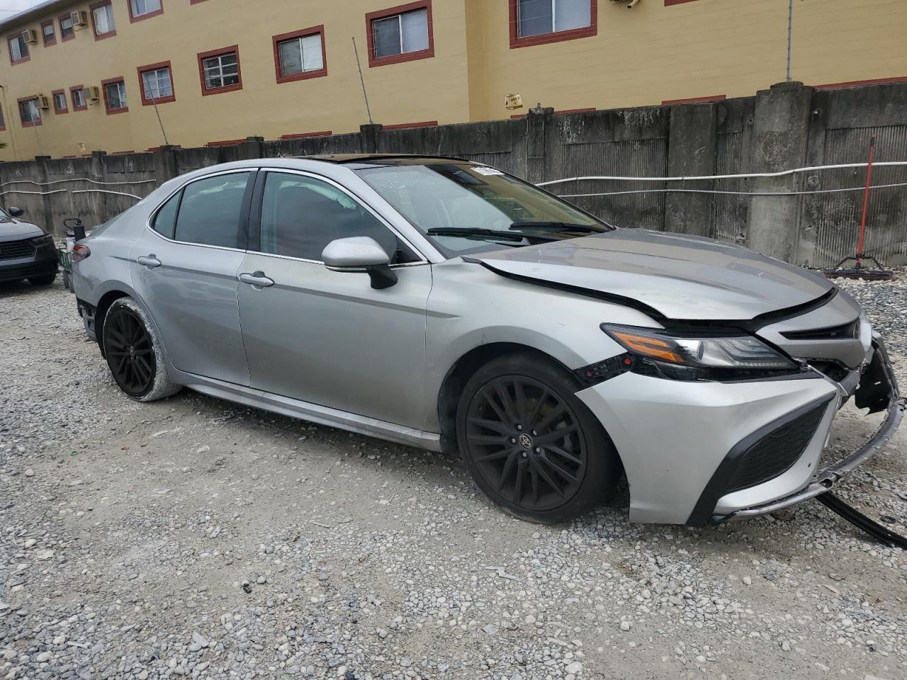 TOYOTA CAMRY XSE