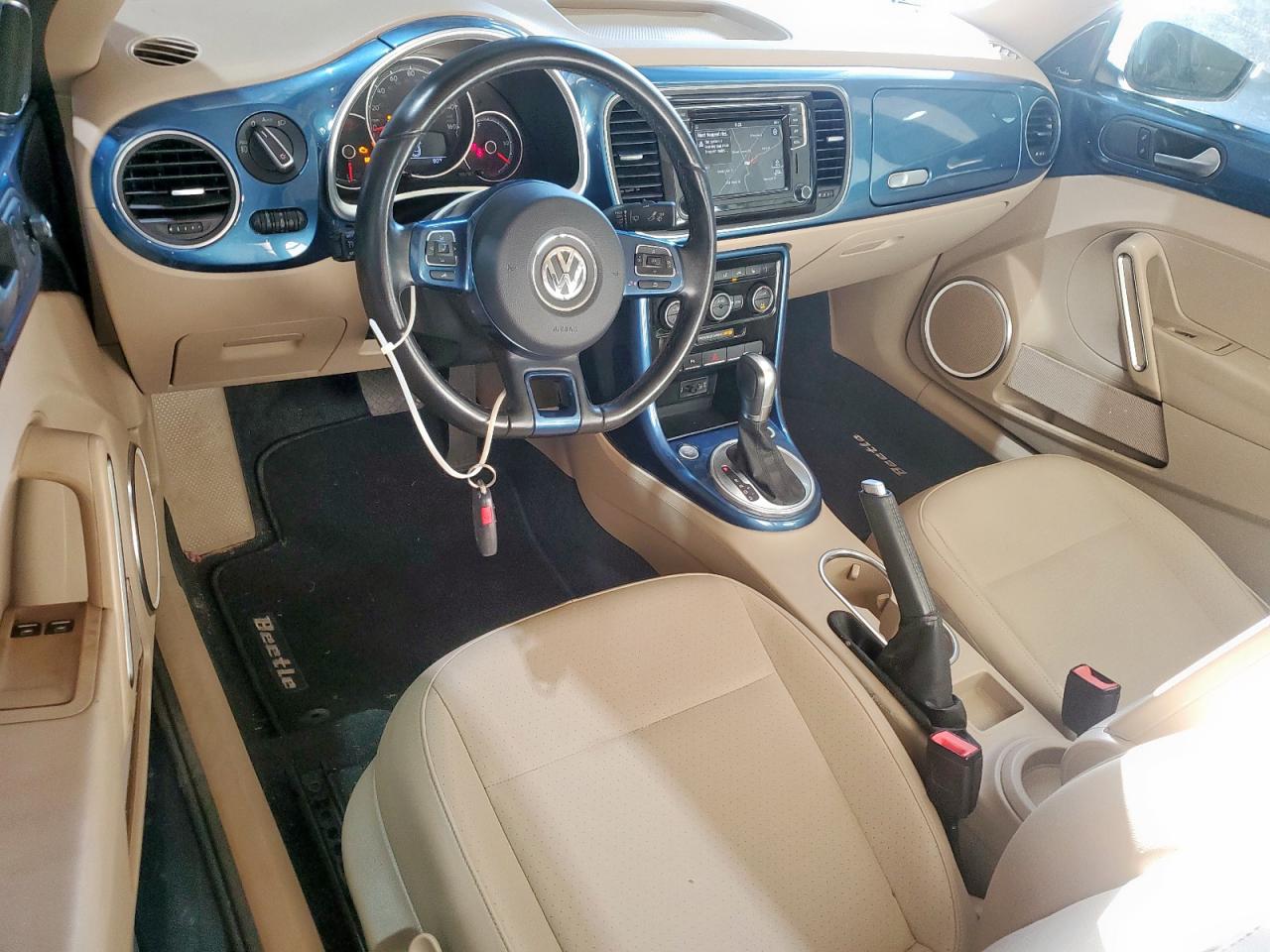 VOLKSWAGEN BEETLE SE