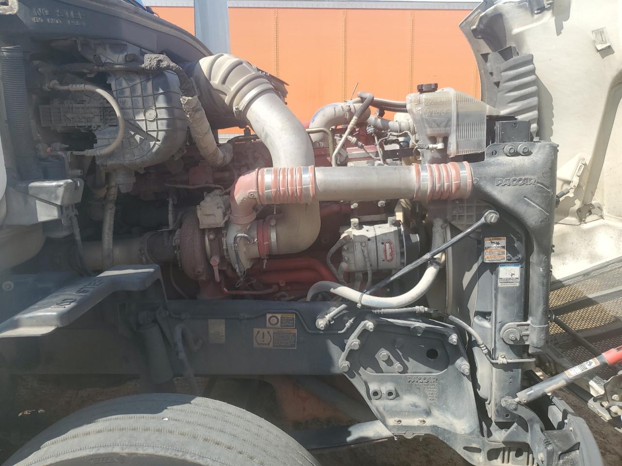 Lot #3261270934 2018 PETERBILT TRACTOR 579