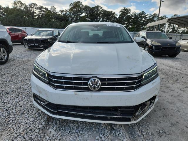 2017 VOLKSWAGEN PASSAT SEL 1VWCT7A30HC032203