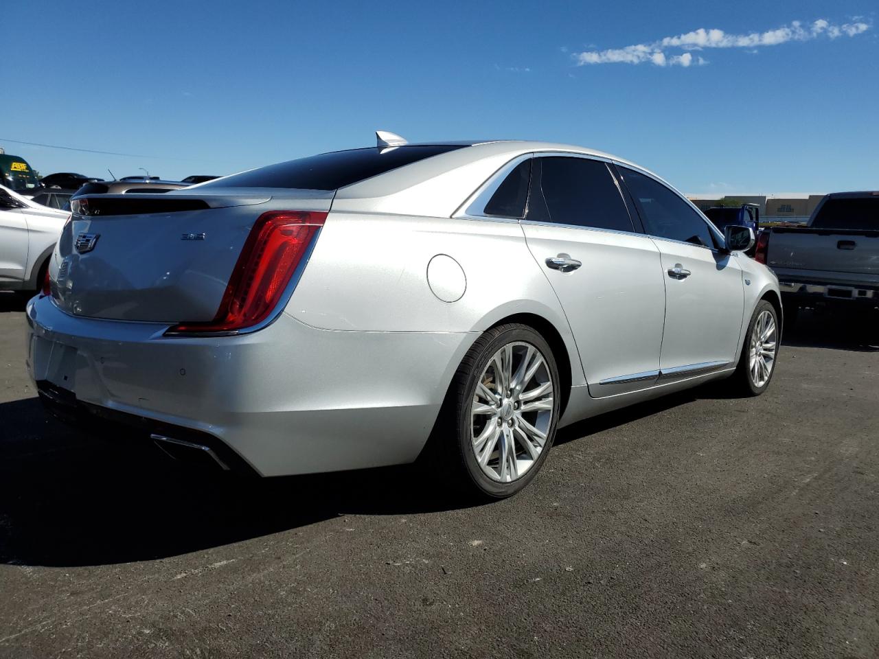CADILLAC XTS LUXURY