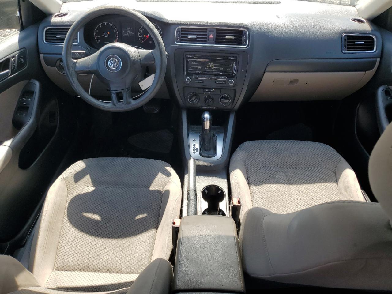 VOLKSWAGEN JETTA BASE
