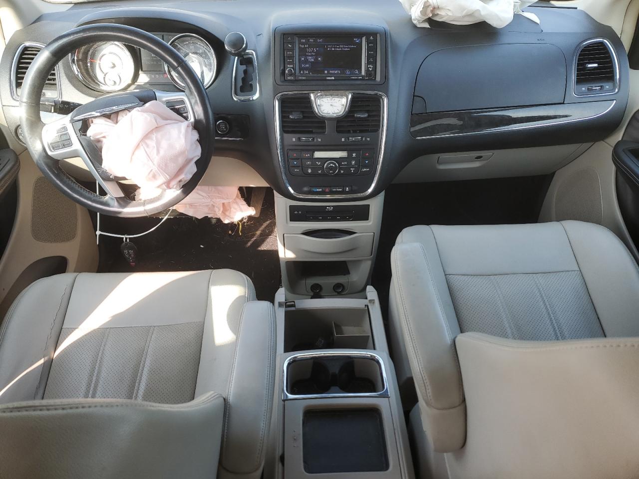 CHRYSLER TOWN & COUNTRY TOURING L