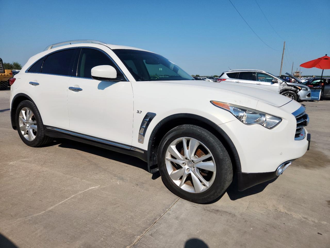 INFINITI QX70