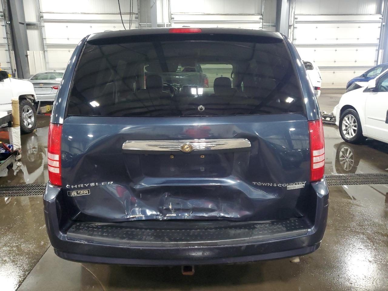 Lot #3274696819 2009 CHRYSLER TOWN & COU