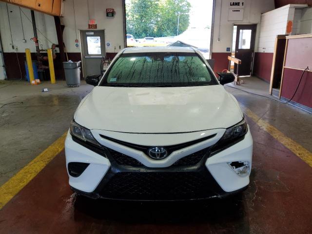 2018 TOYOTA CAMRY L 4T1B11HK5JU136700