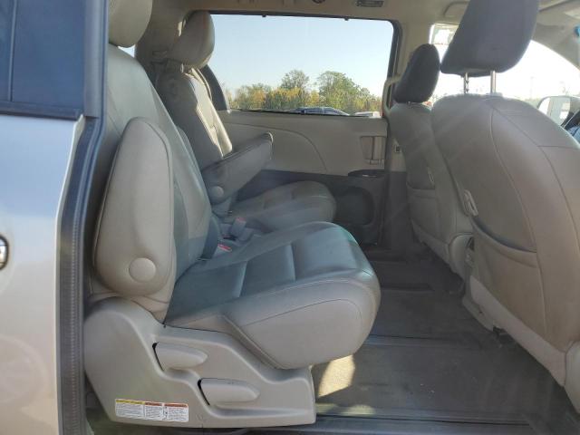 2017 TOYOTA SIENNA XLE #3294439517