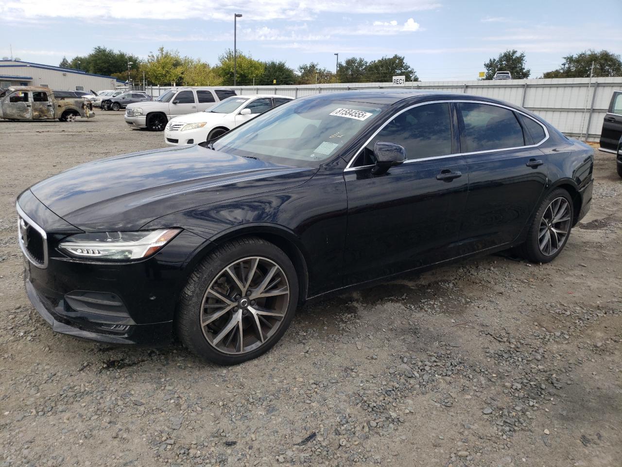 VOLVO S90 T6 MOMENTUM