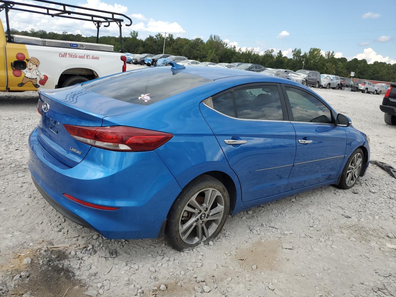 HYUNDAI ELANTRA SE