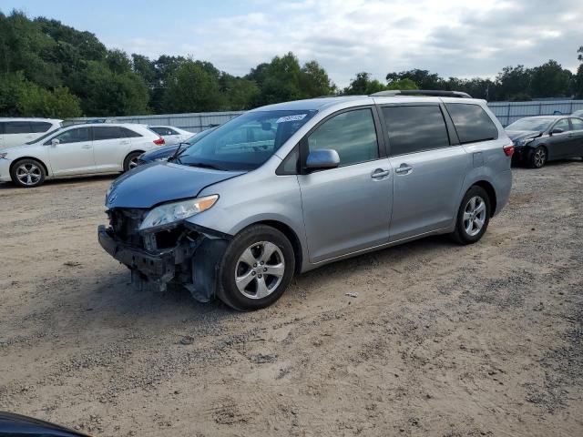 TOYOTA SIENNA LE