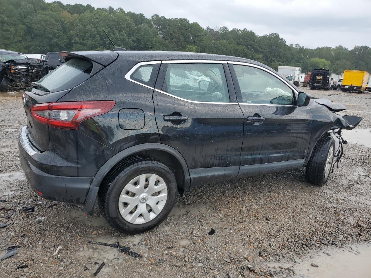 NISSAN ROGUE SPORT S