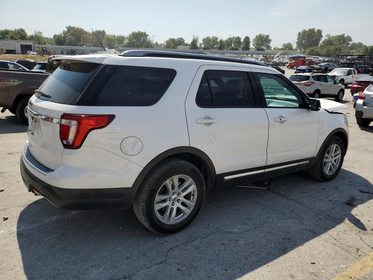 FORD EXPLORER XLT