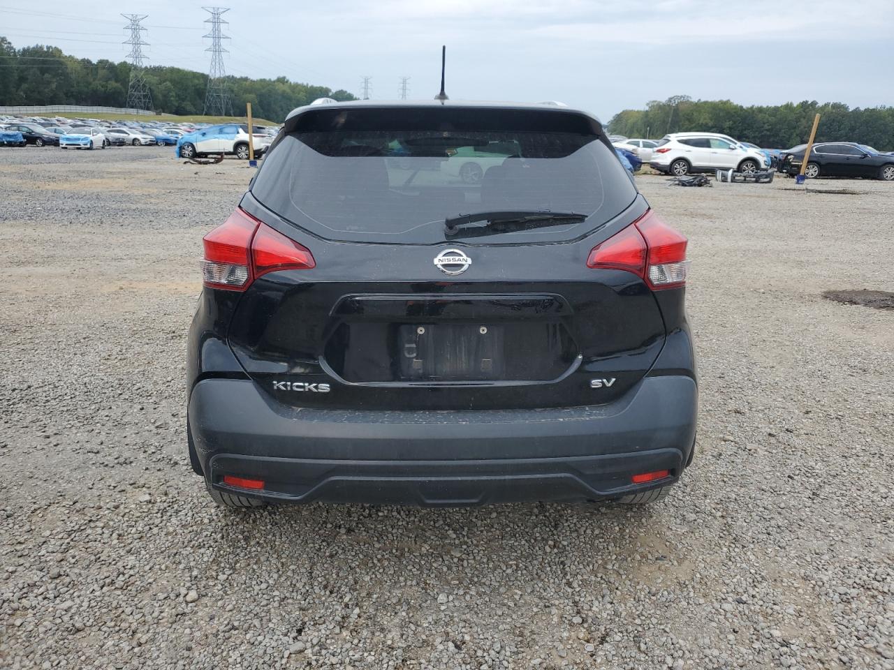 NISSAN KICKS S