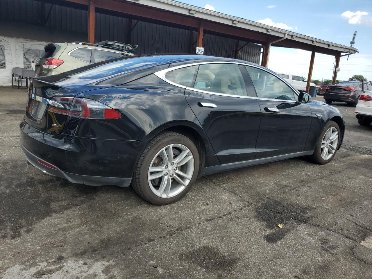 TESLA MODEL S 85D