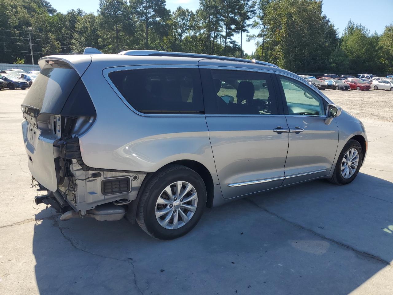 CHRYSLER PACIFICA TOURING L