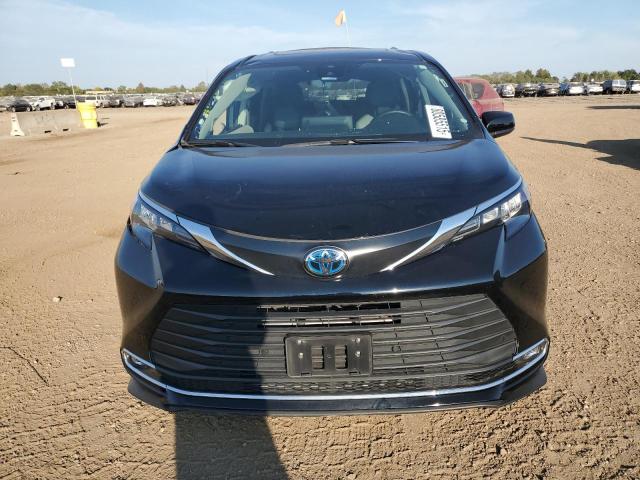 2024 TOYOTA SIENNA XLE 5TDJRKEC5RS205221