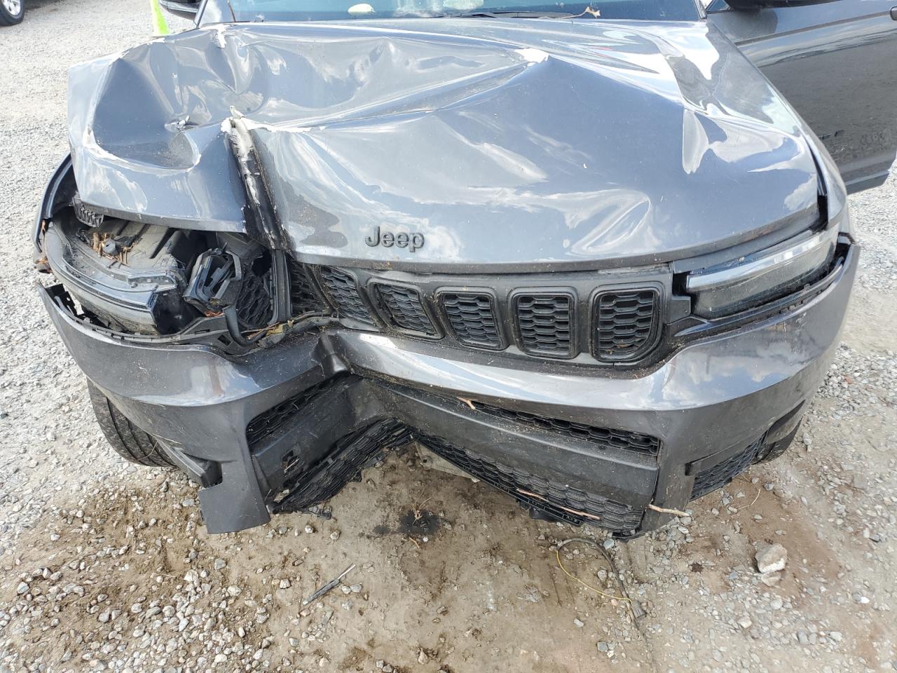 JEEP GRAND CHEROKEE L LAREDO