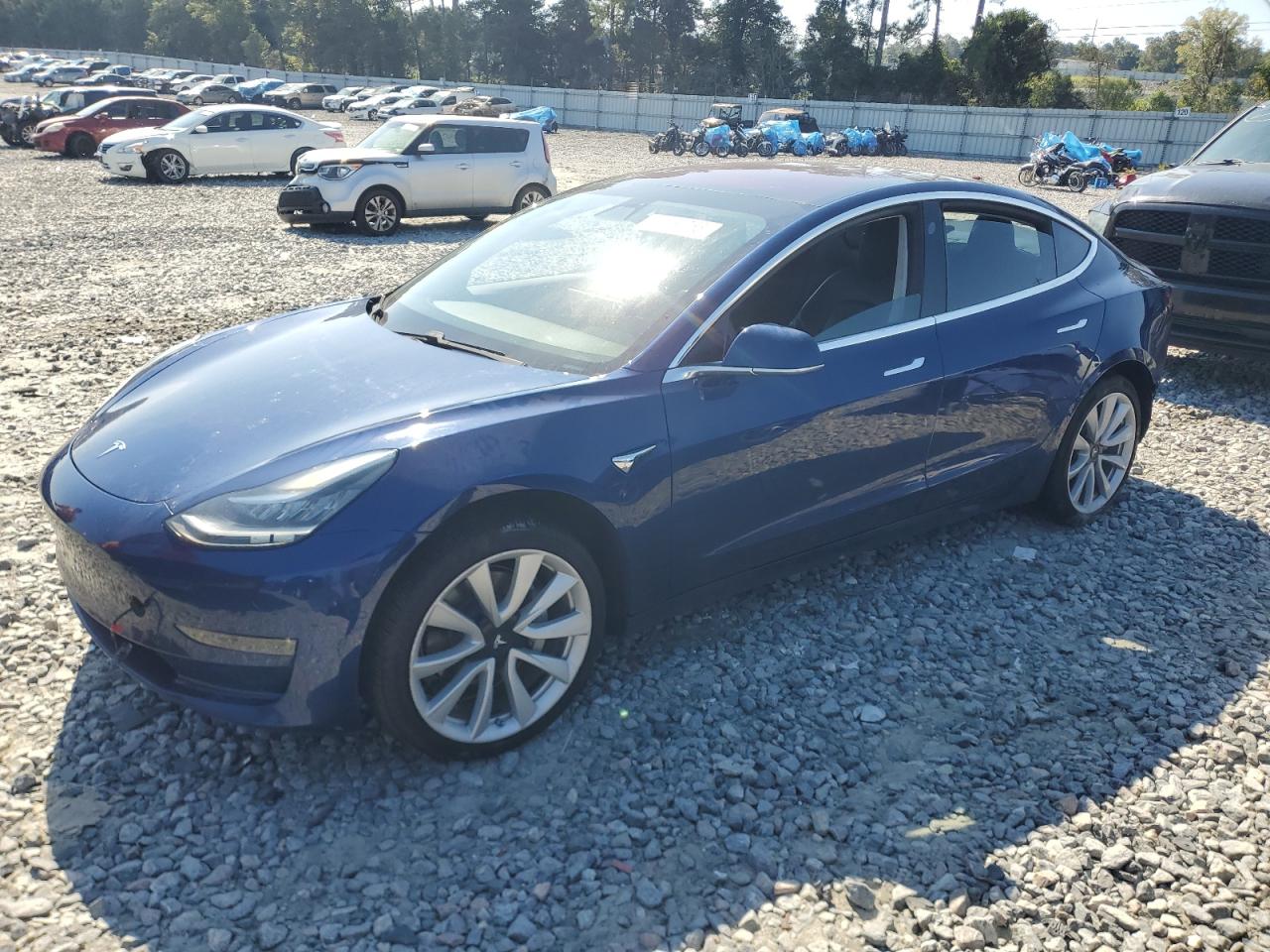Lot #3301842327 2018 TESLA MODEL 3