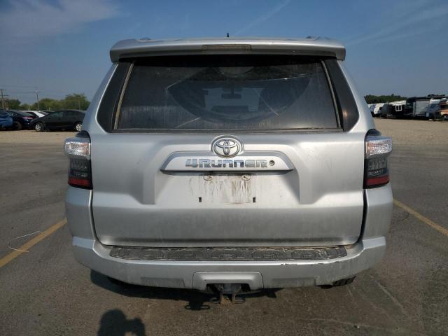 2018 TOYOTA 4RUNNER SR JTEBU5JR6J5534448