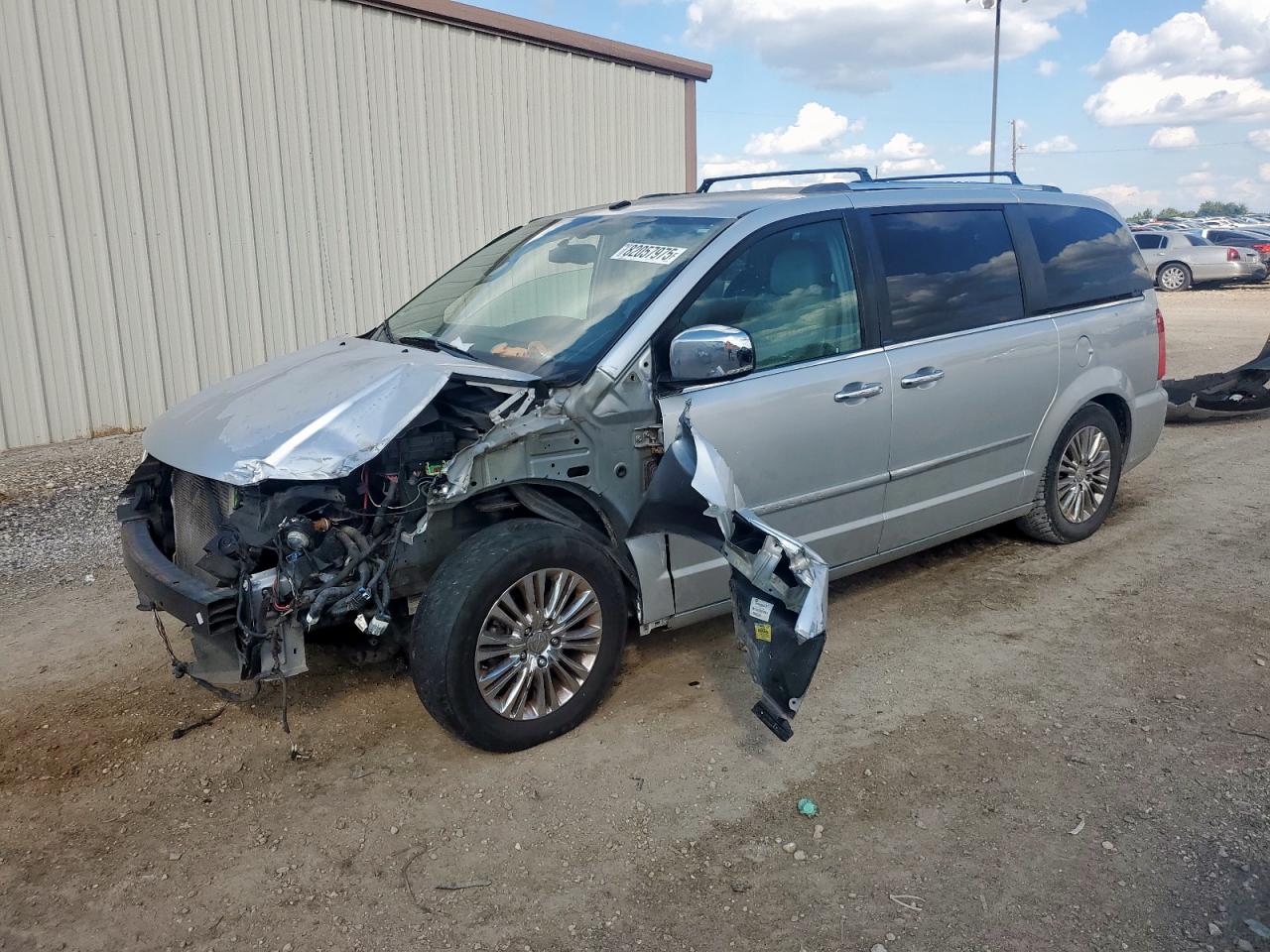 CHRYSLER TOWN & COUNTRY LIMITED