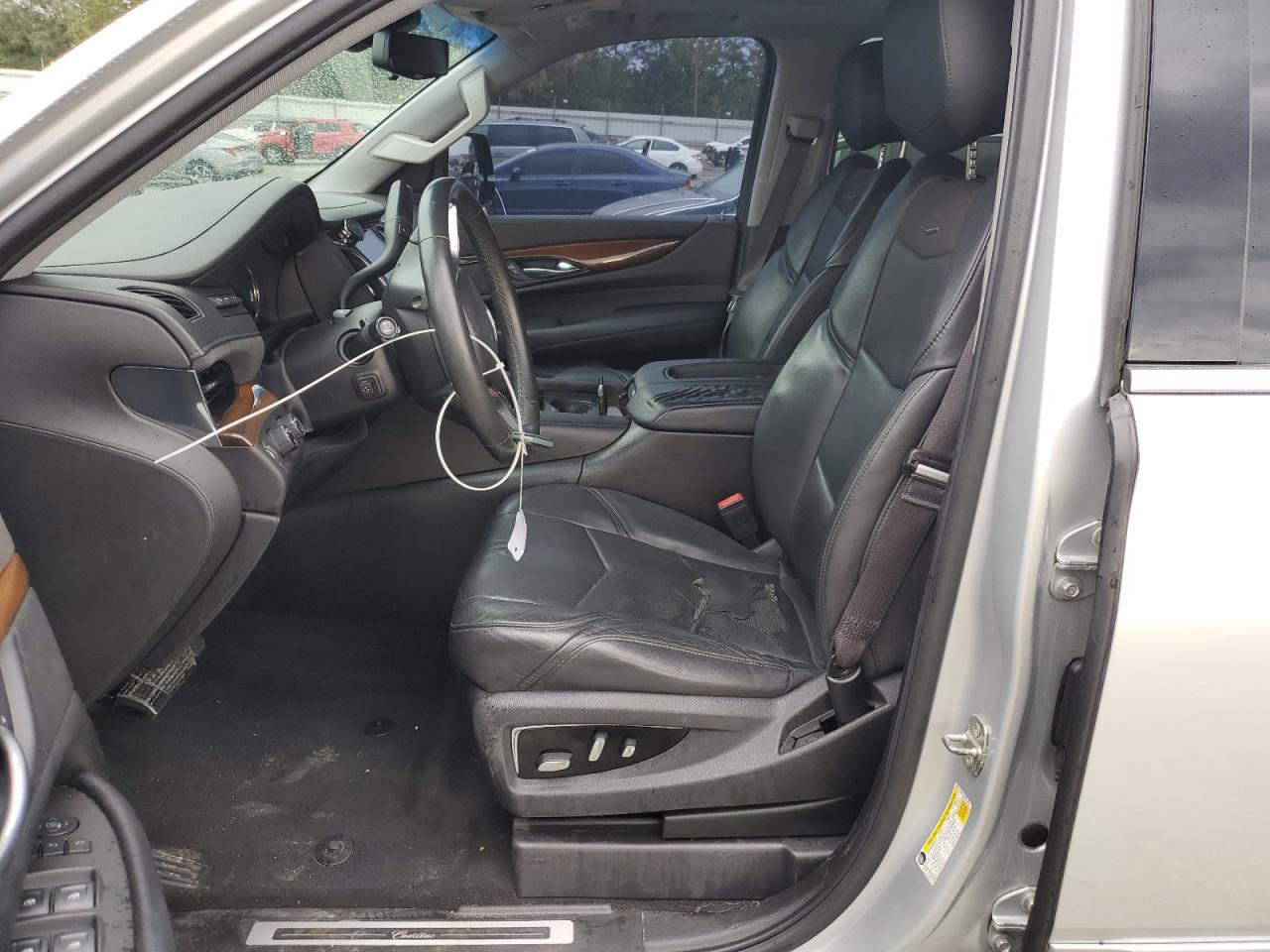 CADILLAC ESCALADE ESV LUXURY