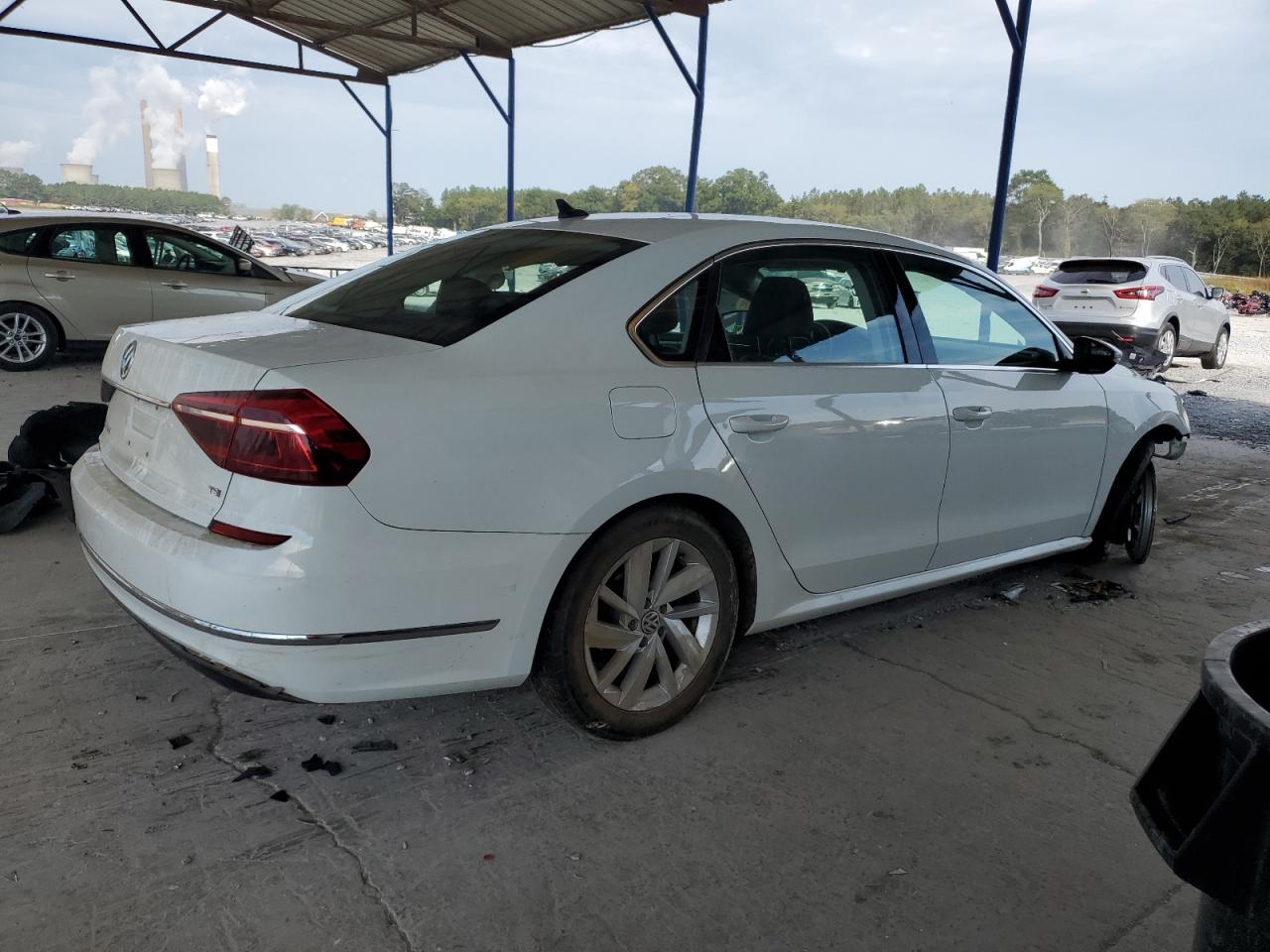 VOLKSWAGEN PASSAT SE