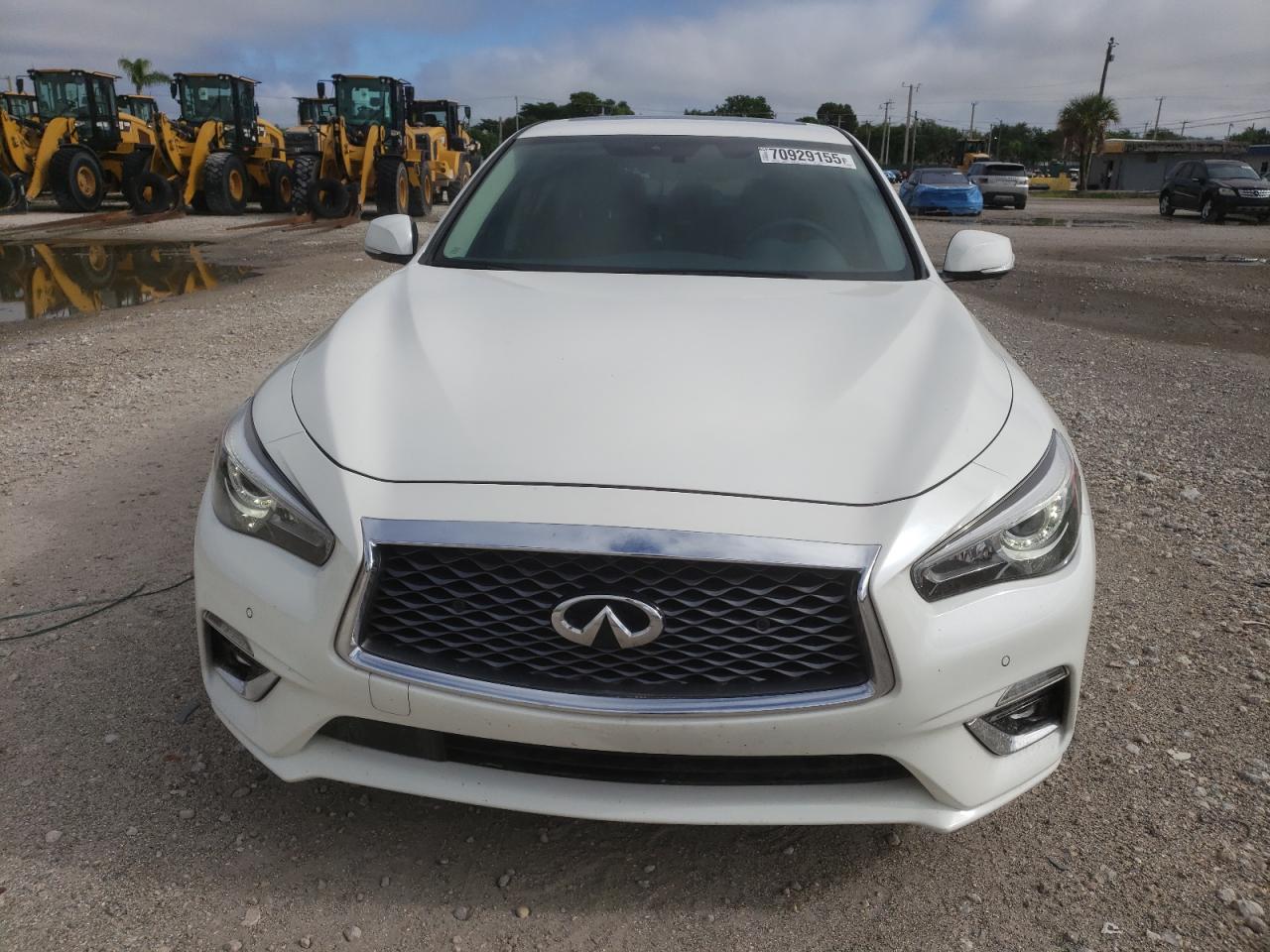 INFINITI Q50 LUXE