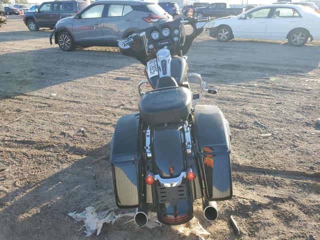 2011 HARLEY-DAVIDSON FLHX 1HD1KB417BB677162