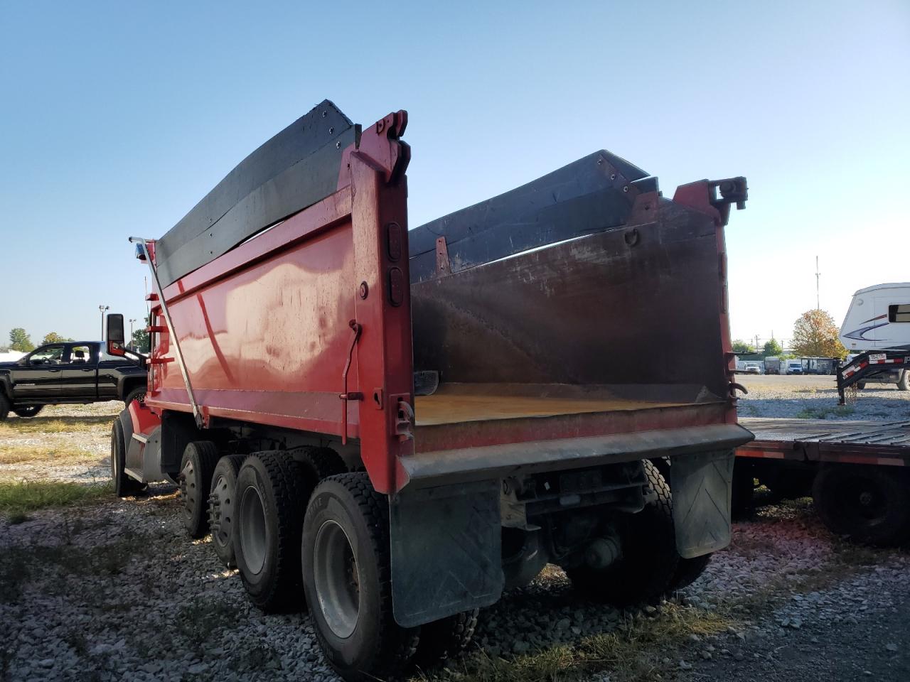 Lot #3280297956 2020 PETERBILT 567