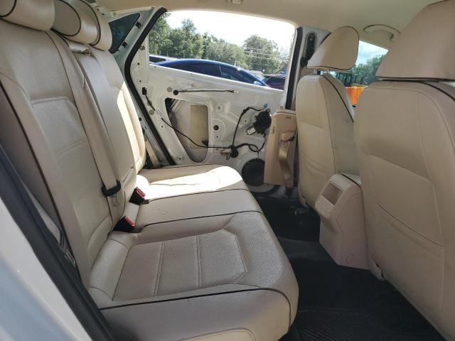 2017 VOLKSWAGEN PASSAT R-L 1VWDT7A3XHC019124