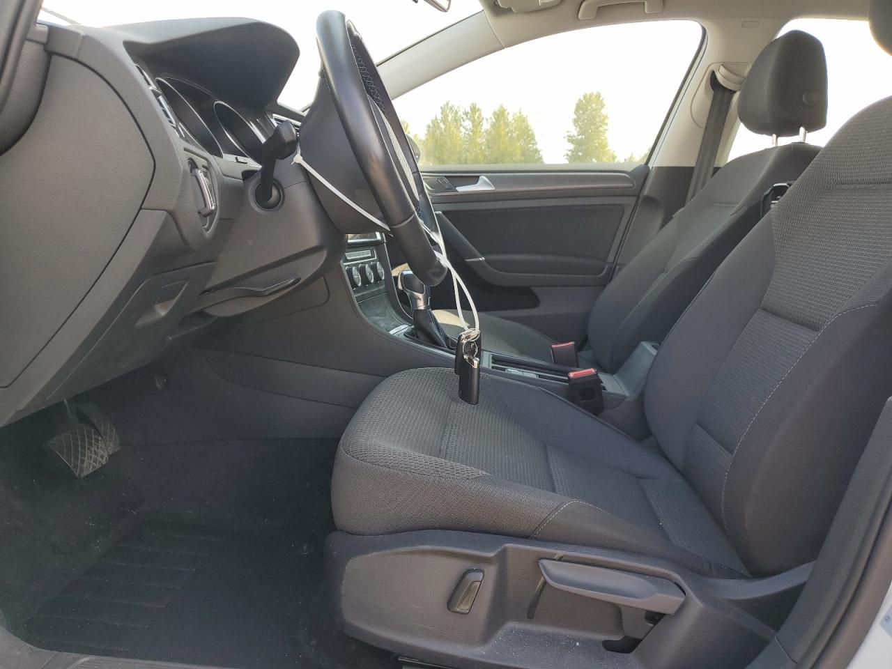 VOLKSWAGEN E-GOLF SE