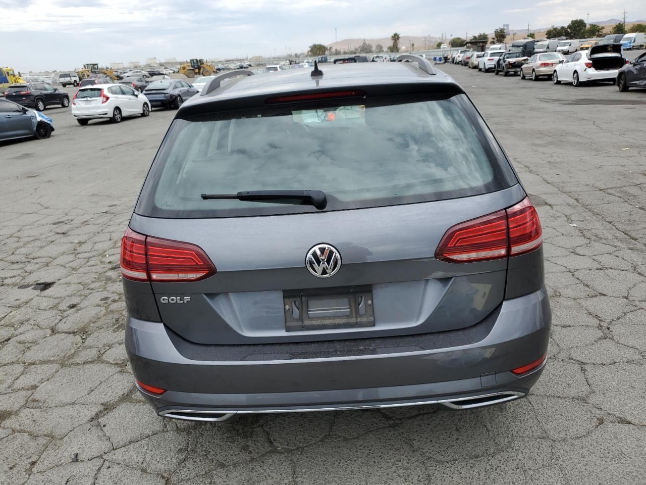 VOLKSWAGEN GOLF SPORTSVAN S