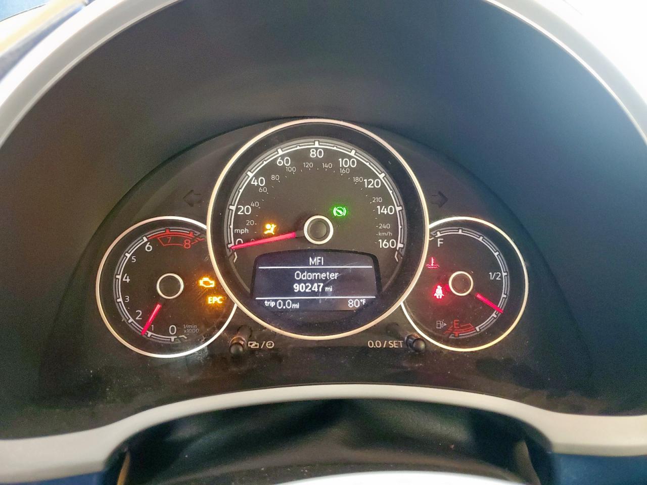 VOLKSWAGEN BEETLE SE