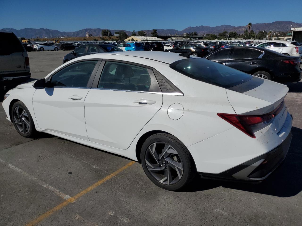 HYUNDAI ELANTRA LIMITED