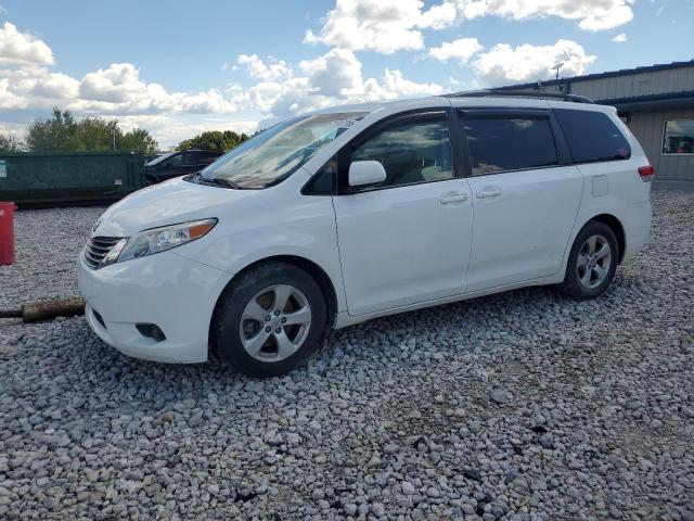 TOYOTA SIENNA LE