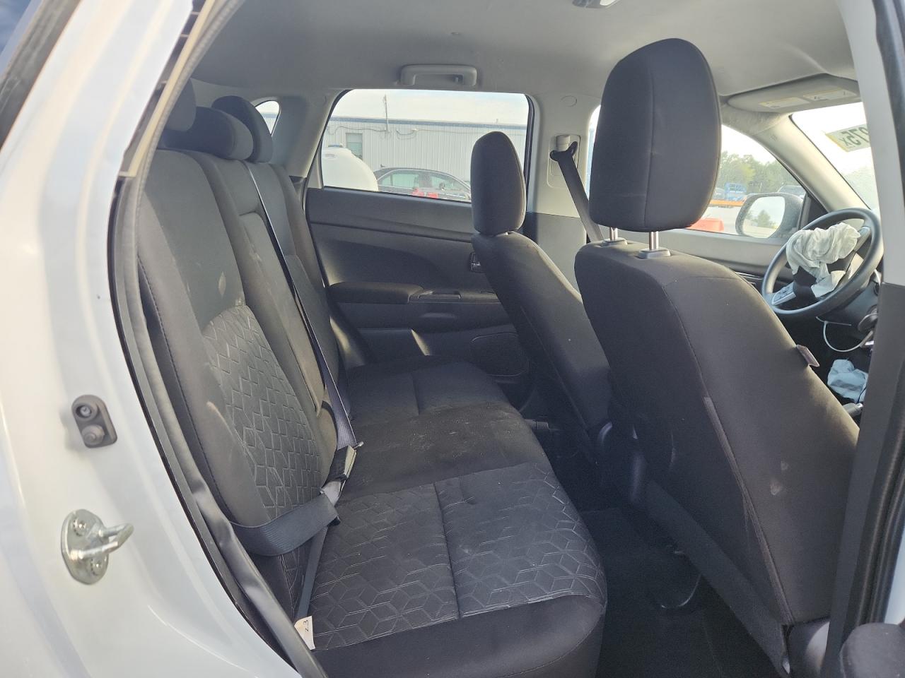 MITSUBISHI OUTLANDER ES