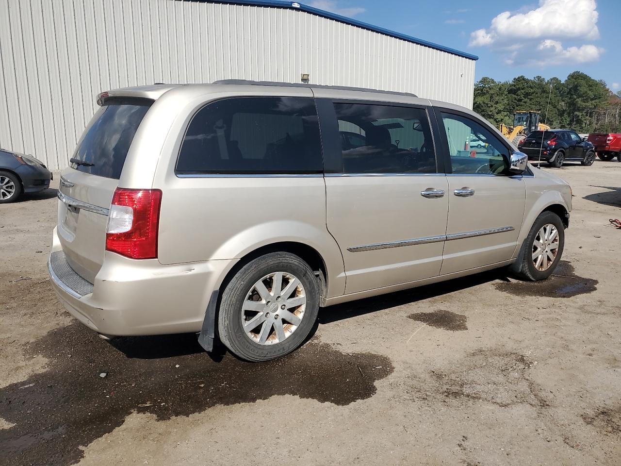 CHRYSLER TOWN & COUNTRY TOURING L