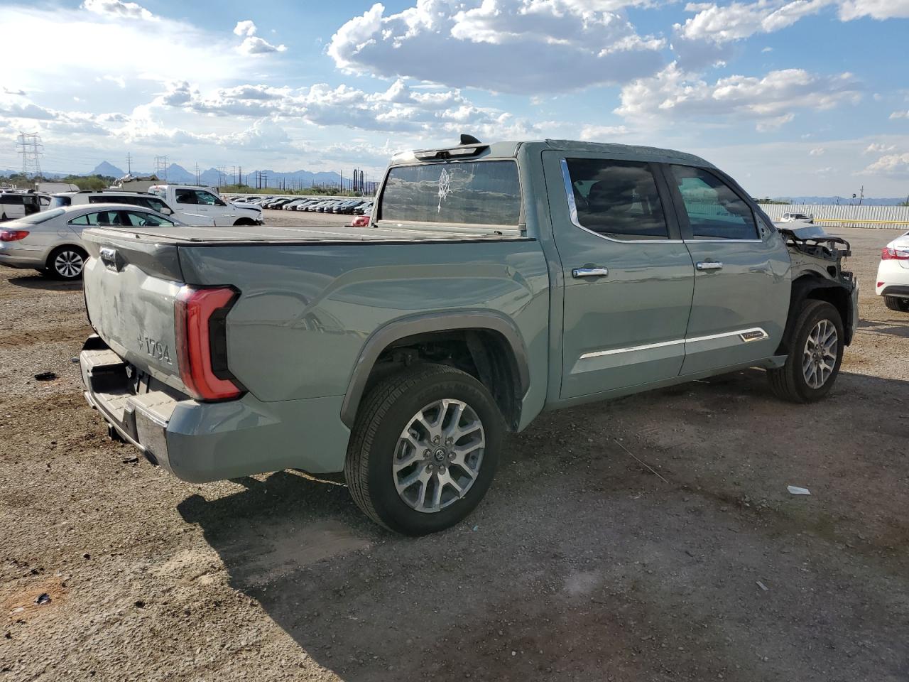 TOYOTA TUNDRA CREWMAX PLATINUM