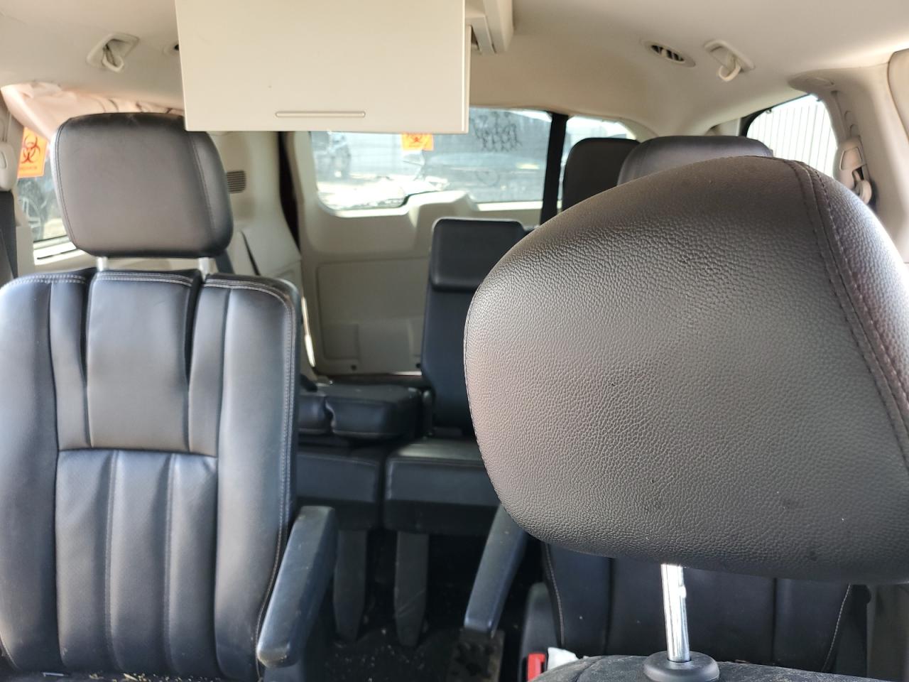 CHRYSLER TOWN & COUNTRY TOURING L