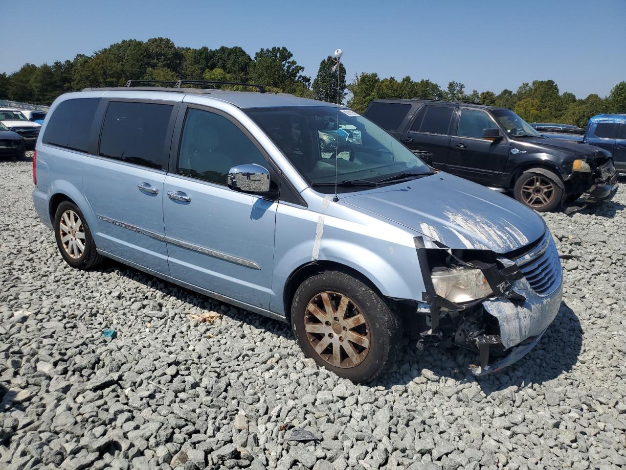 CHRYSLER TOWN & COUNTRY TOURING L