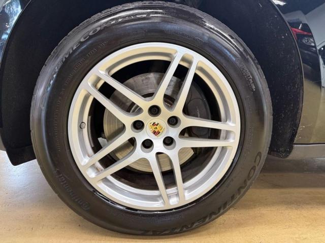 2017 PORSCHE MACAN WP1AA2A53HLB03XXX