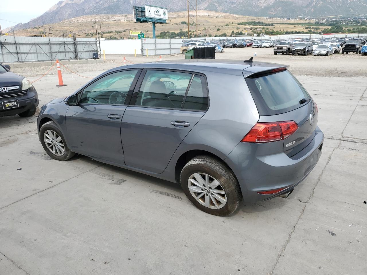 Lot #3318144368 2016 VOLKSWAGEN GOLF S/SE