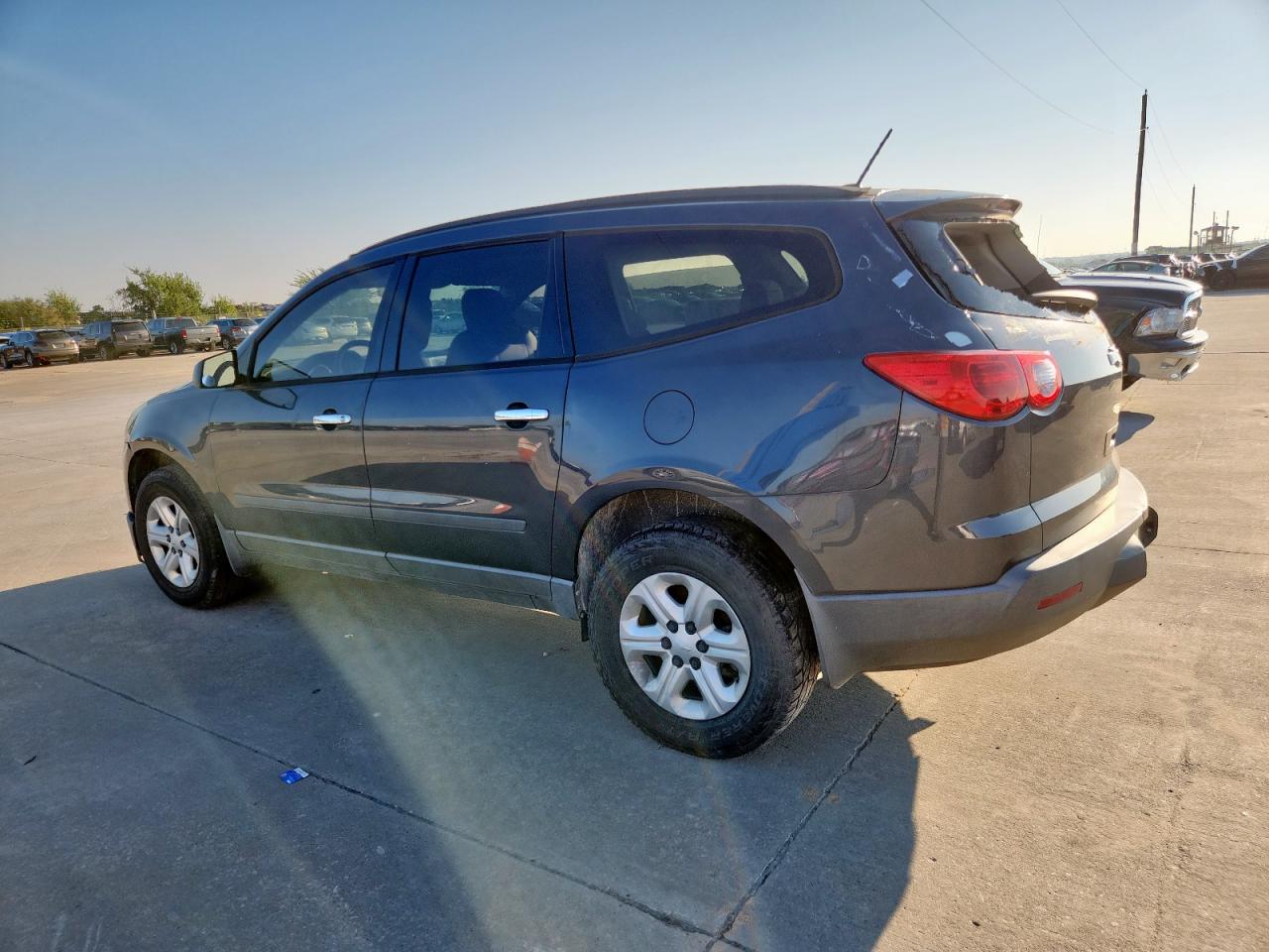 CHEVROLET TRAVERSE LS