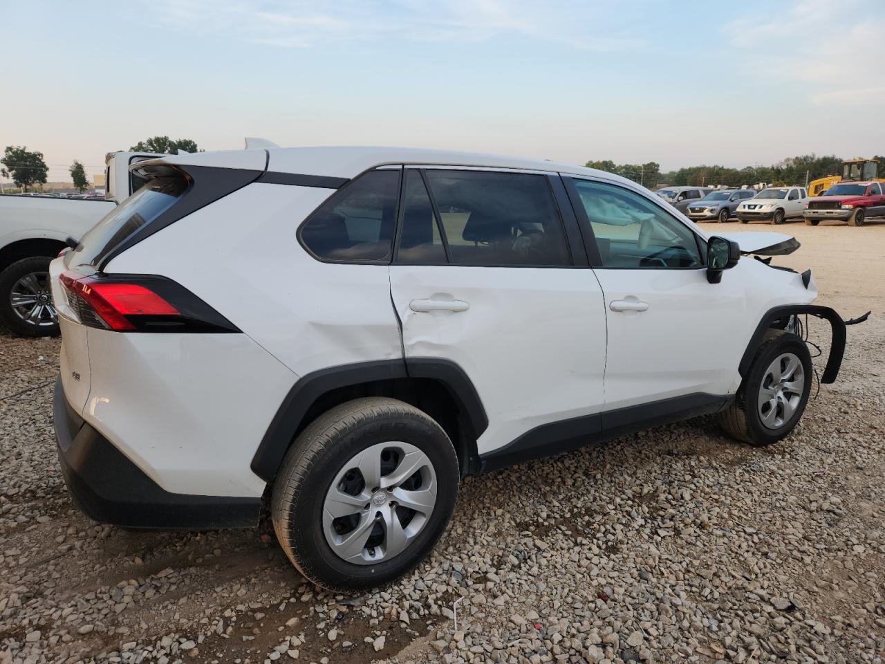 TOYOTA RAV4 LE